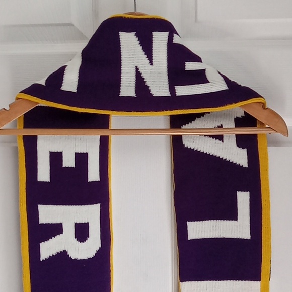 New!!! Laurier Golden Hawks Scarf Wilfrid Laurier University WLU - Picture 5 of 8